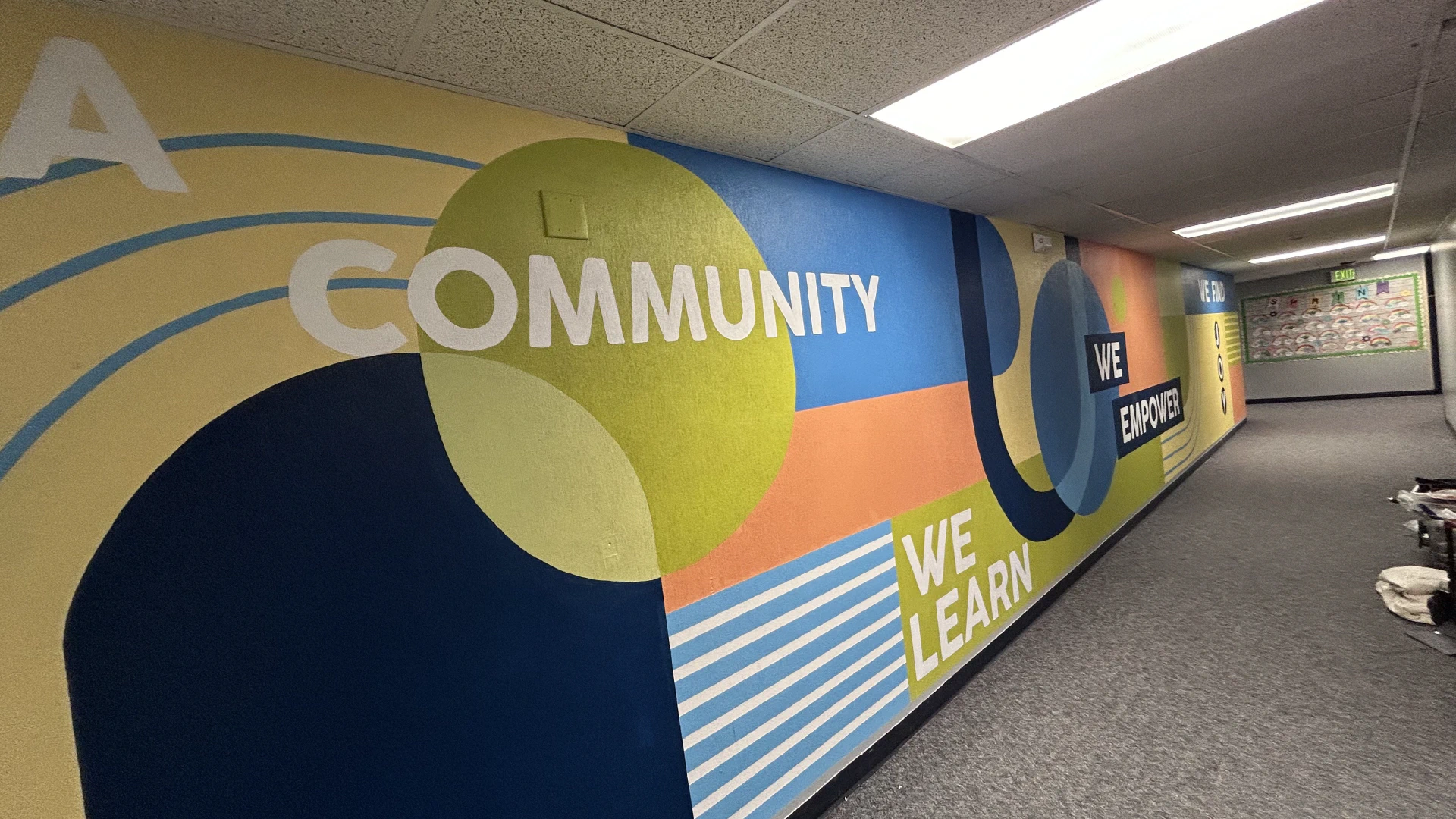 Gallery hutchinson elementary hallway2